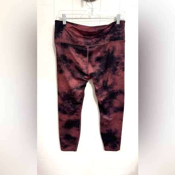 Athleta Elation 7/8 Tight in Ice Dye Pink Black size L 22” Activewear Yoga - Picture 3 of 5